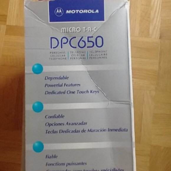 2 x NEW Motorola DPC650 Cell Phones Mobile Phone Vintage - Picture 6 of 6